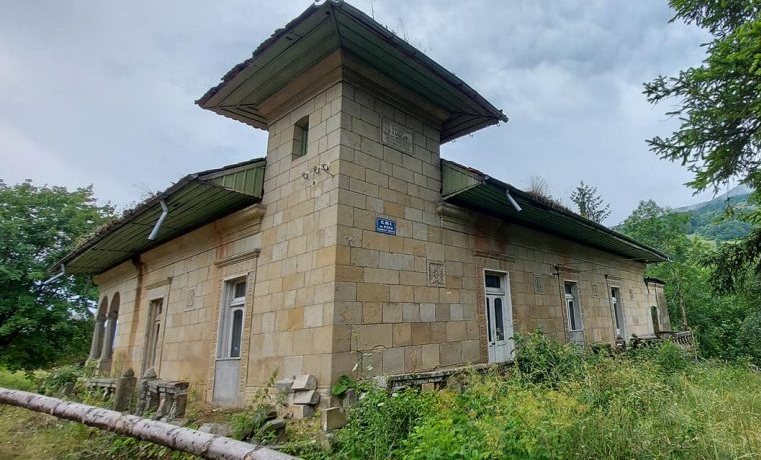 Gura Teghii, comuna de deasupra lumii