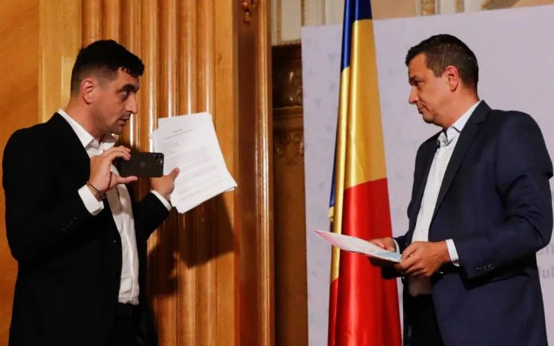 V-ați căcat pe ea de țară!!!